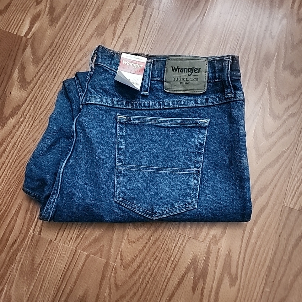 Wrangler Nwt Blue Relaxed Fit Jeans Classic Denim 42x30